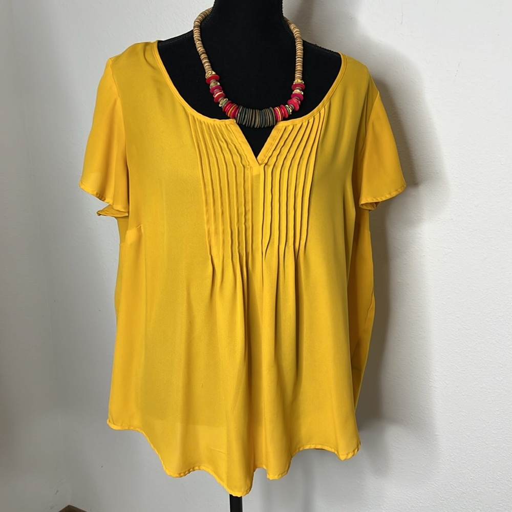 Torrid size 0 yellow flowy blouse - Picture 8 of 10